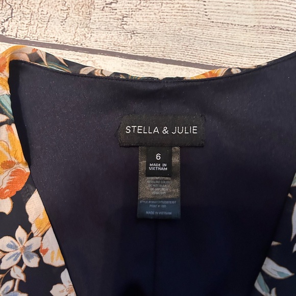 Elegant Floral Long Sleeve Dress - Picture 3 of 7